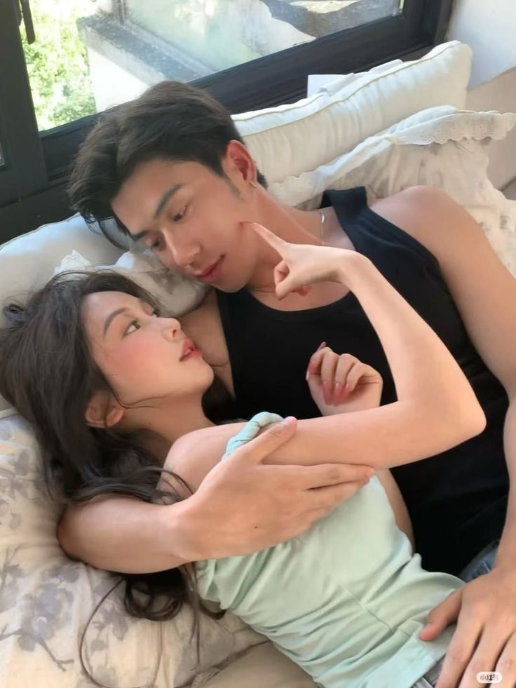 Bỏ Trốn Mang Theo Con Của Kẻ Tôi Cưỡng